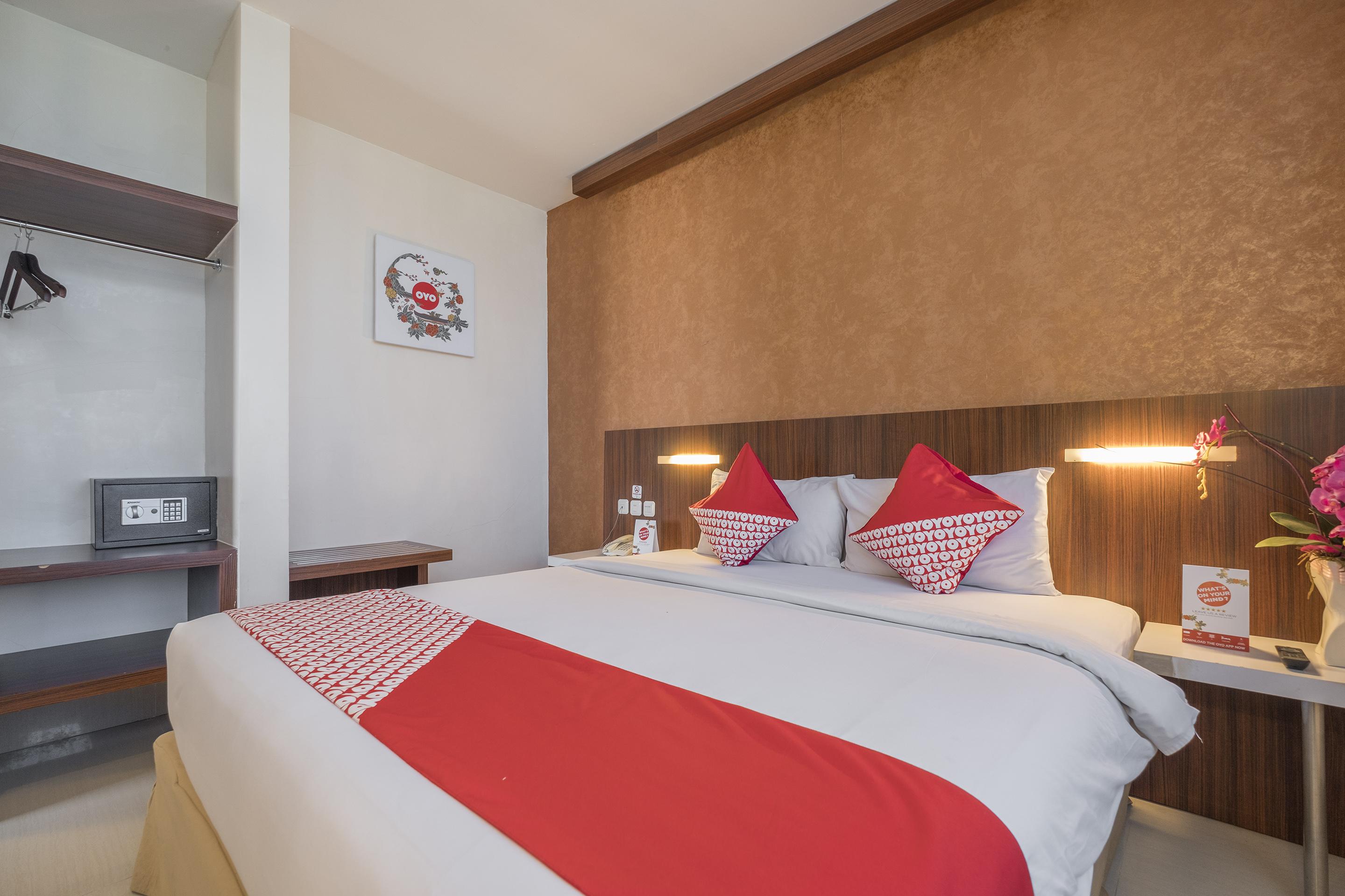 Collection O 1279 Hotel Grand Celino Makassar Dış mekan fotoğraf