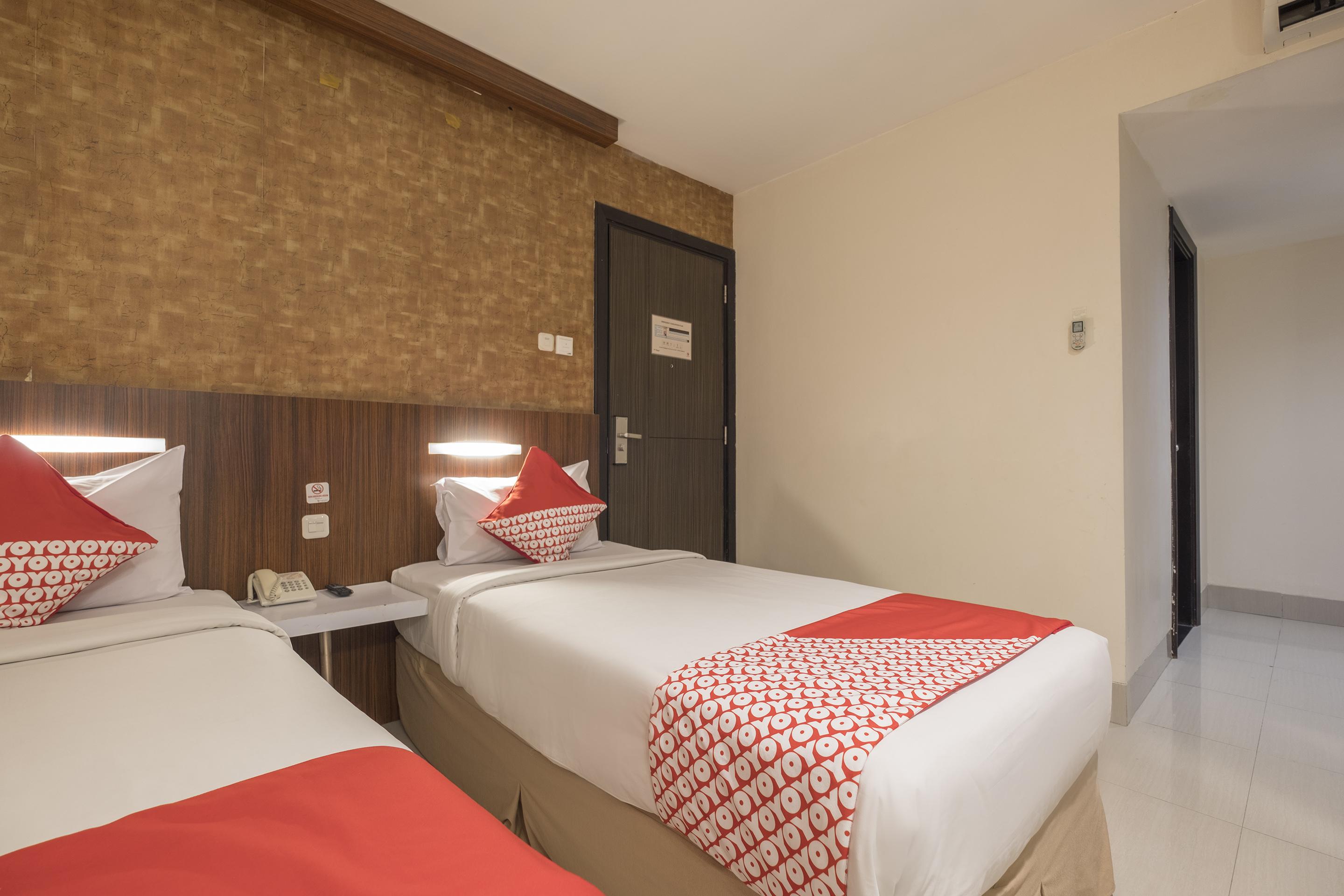 Collection O 1279 Hotel Grand Celino Makassar Dış mekan fotoğraf