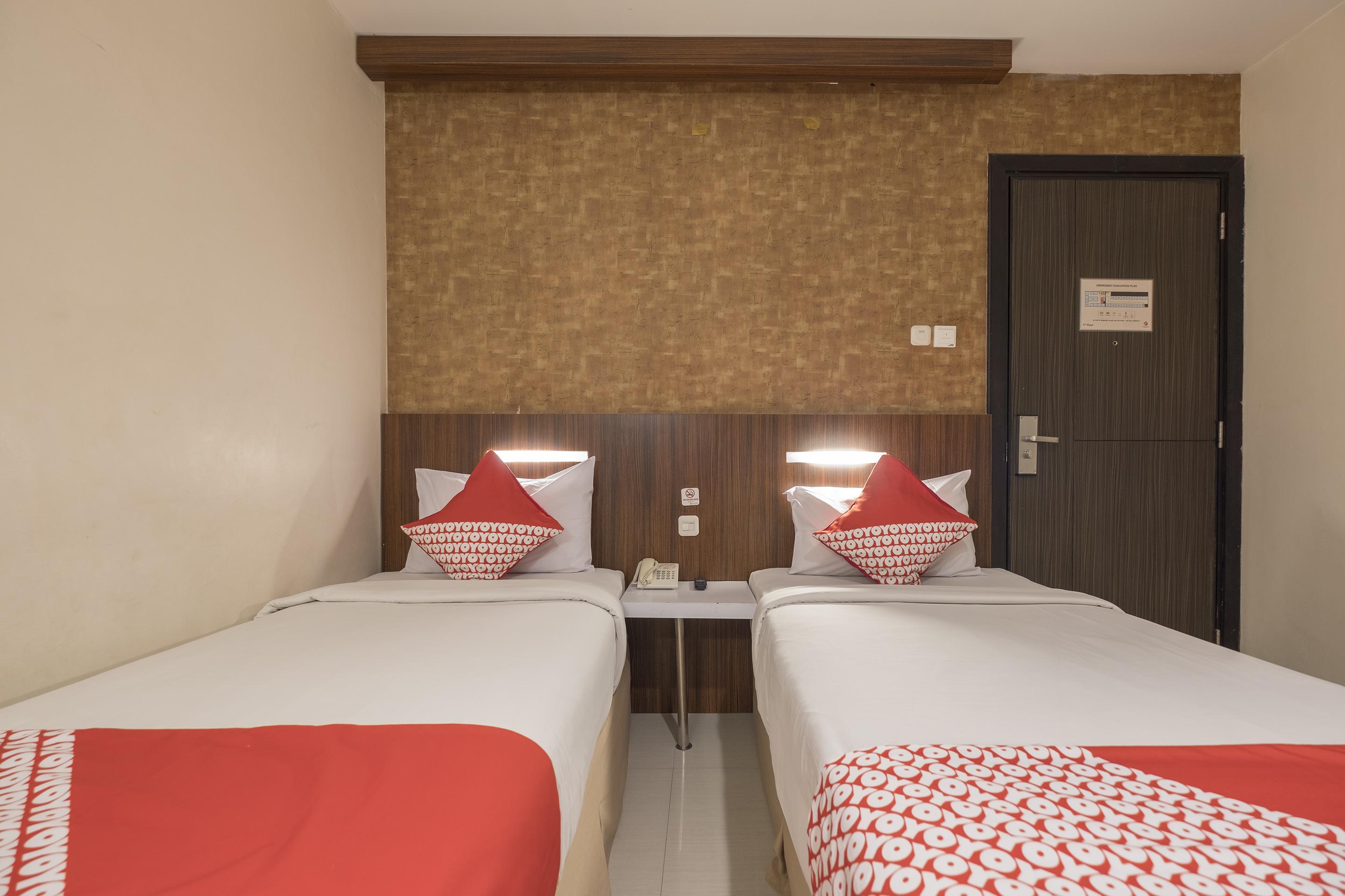 Collection O 1279 Hotel Grand Celino Makassar Dış mekan fotoğraf