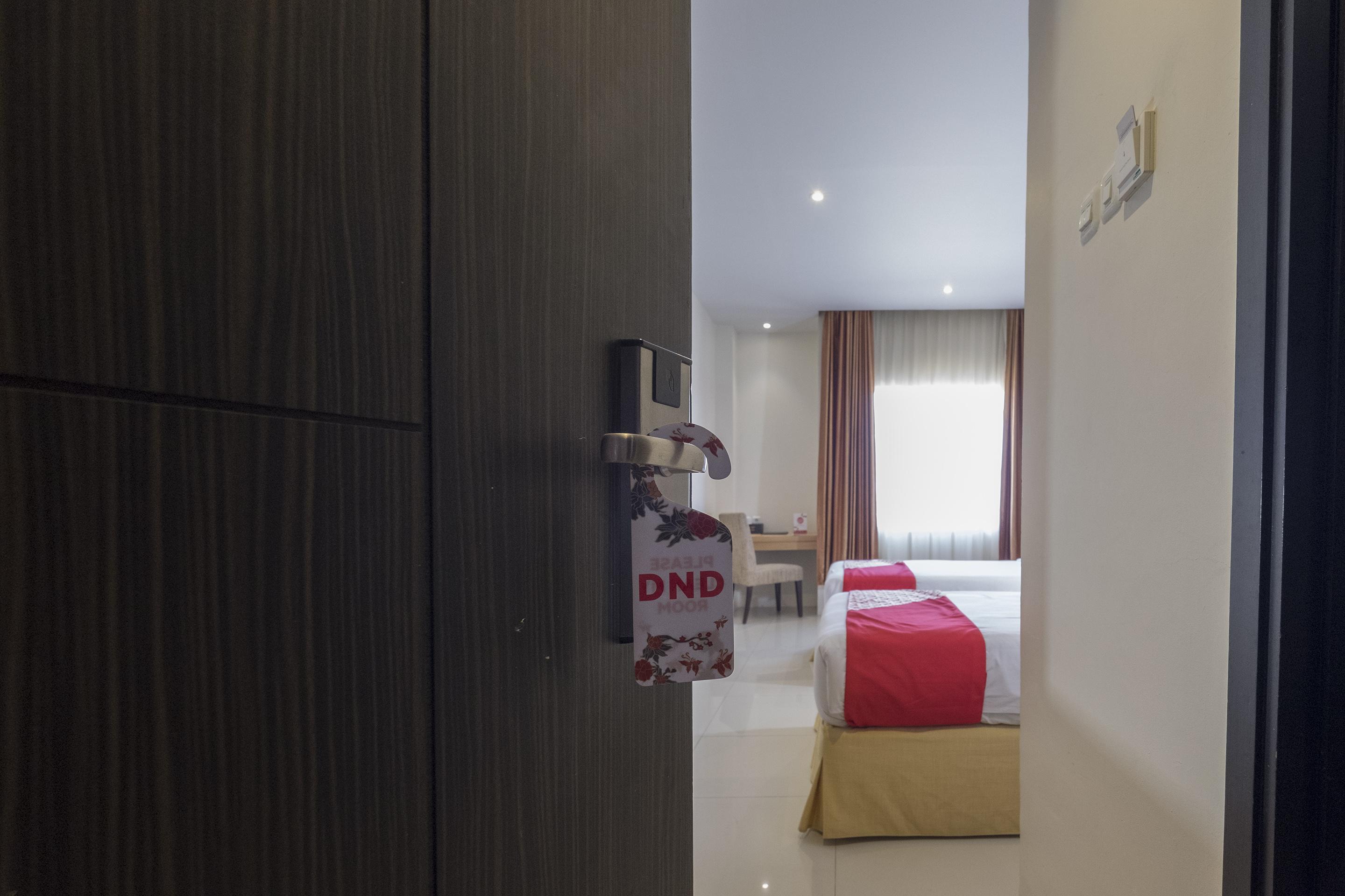 Collection O 1279 Hotel Grand Celino Makassar Dış mekan fotoğraf