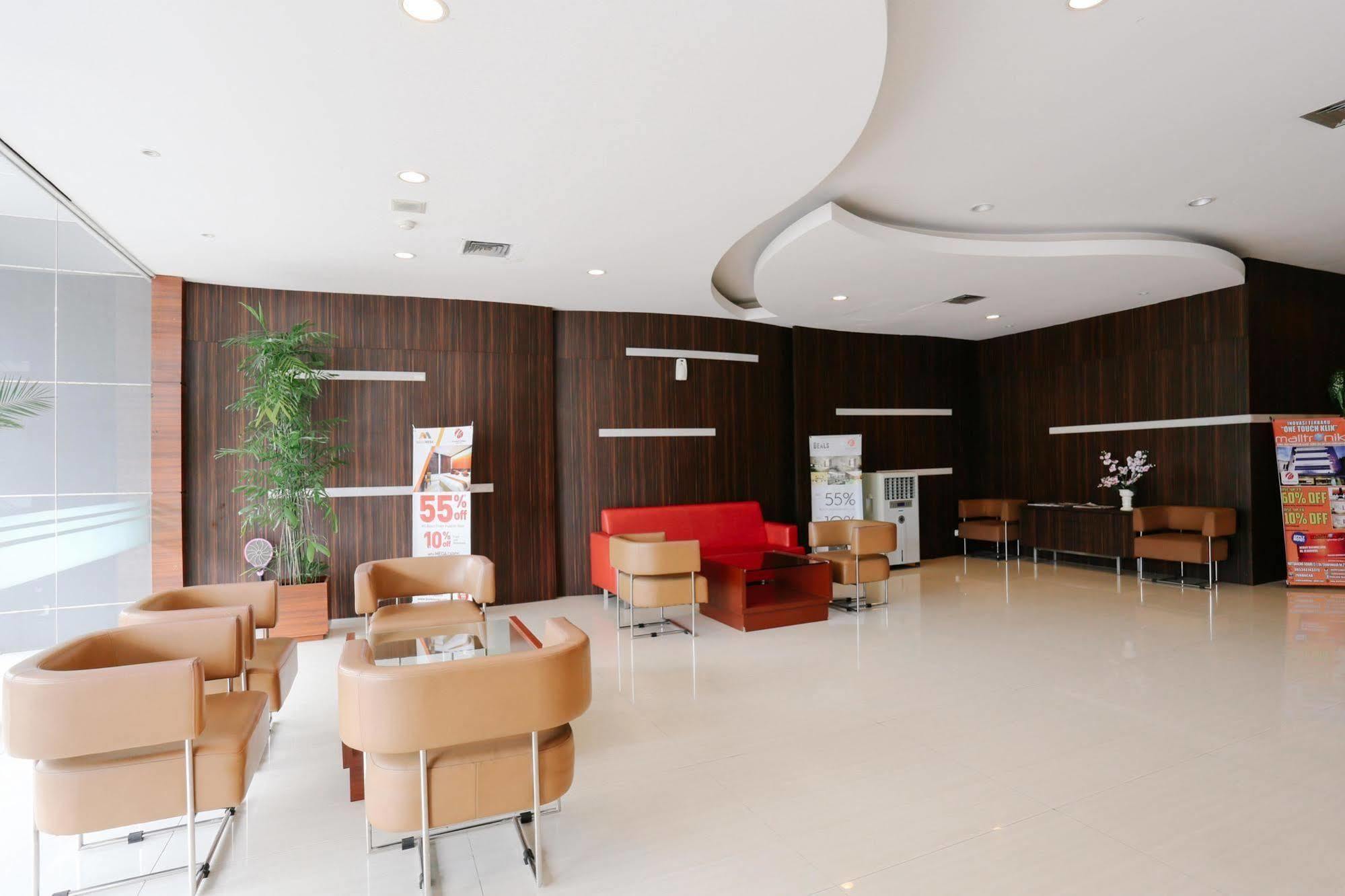 Collection O 1279 Hotel Grand Celino Makassar Dış mekan fotoğraf