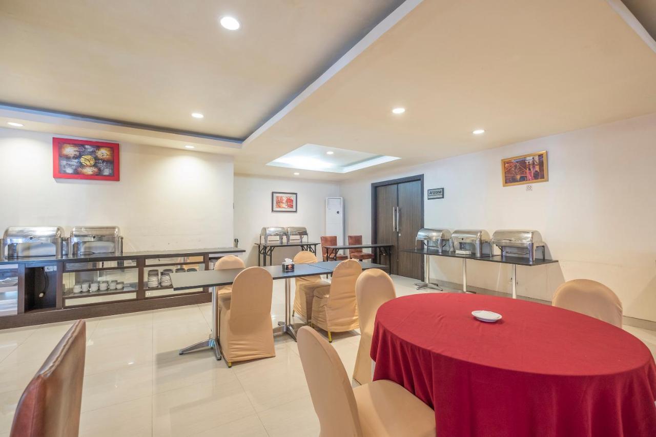 Collection O 1279 Hotel Grand Celino Makassar Dış mekan fotoğraf